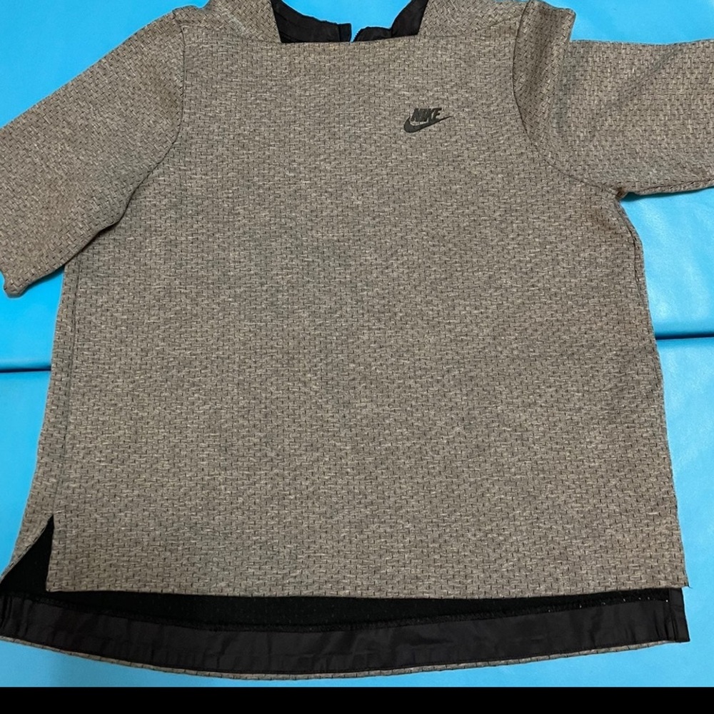 Nike Grey top zipper on back Sz M